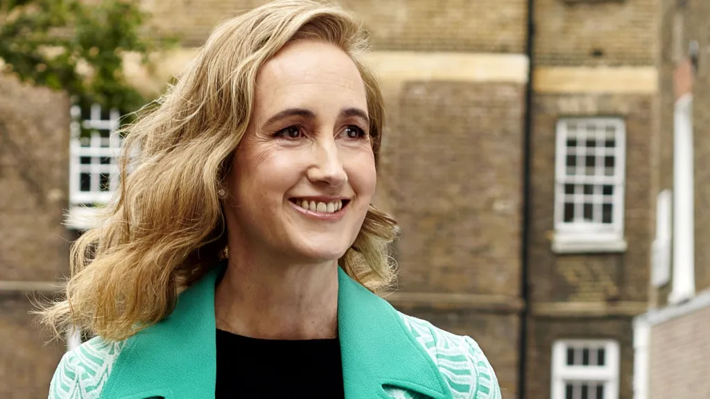 Sophie Kinsella: Cause of Death, Illness and the Legacy Behind Confessions of a Shopaholic