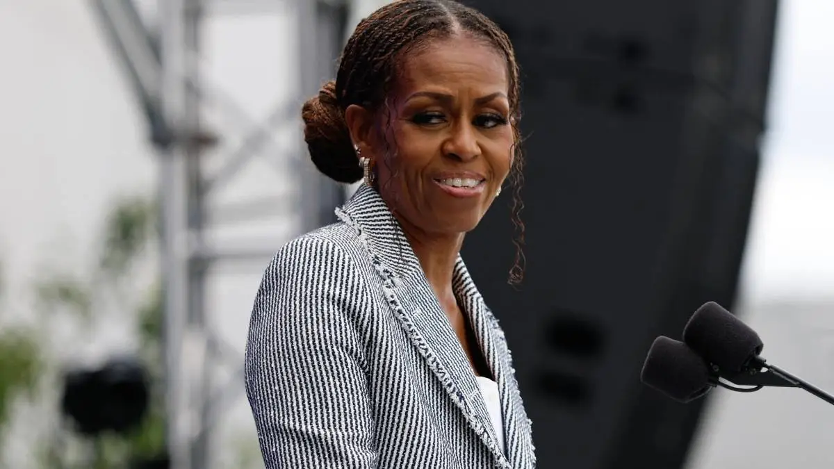Michelle Obama's $2390 Martha's Vineyard Outfit Makes A Point